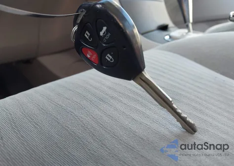 2010 Toyota Corolla Le z USA, uszkodzony, nr VIN 2T1BU4EE0AC264139